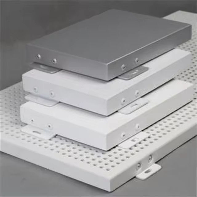 2.0 mm Pared de cortina de aluminio acristalado con 800 Pa de estanqueidad al agua Instalación externa