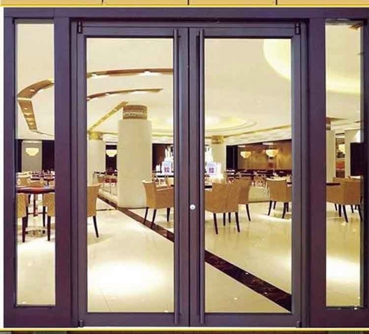 Precio mayorista de fábrica Cuadro de aluminio frente a la tienda puerta Kfc piso de primavera templada seguridad puerta de doble vidrio